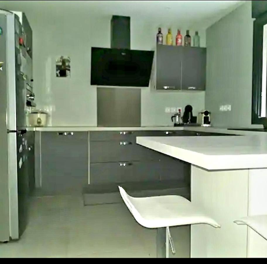 Chambre Privee Dans Maison 르탕퐁 외부 사진